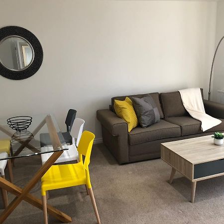 Hertford Serviced Apartments Уеър Екстериор снимка