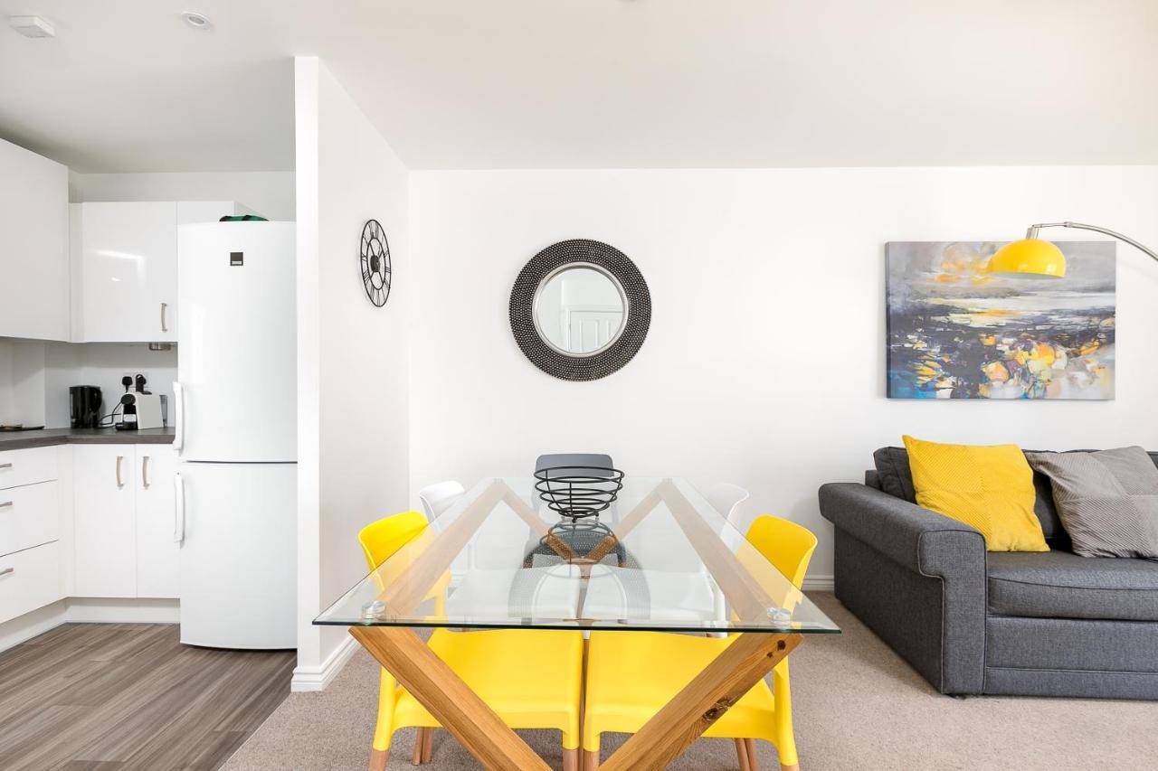 Hertford Serviced Apartments Уеър Екстериор снимка