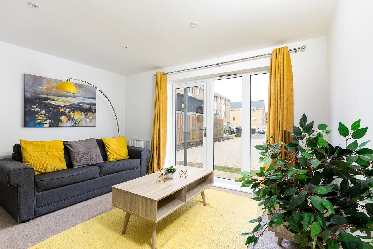 Hertford Serviced Apartments Уеър Екстериор снимка