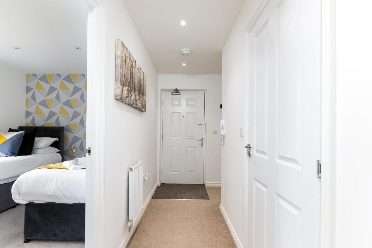 Hertford Serviced Apartments Уеър Екстериор снимка