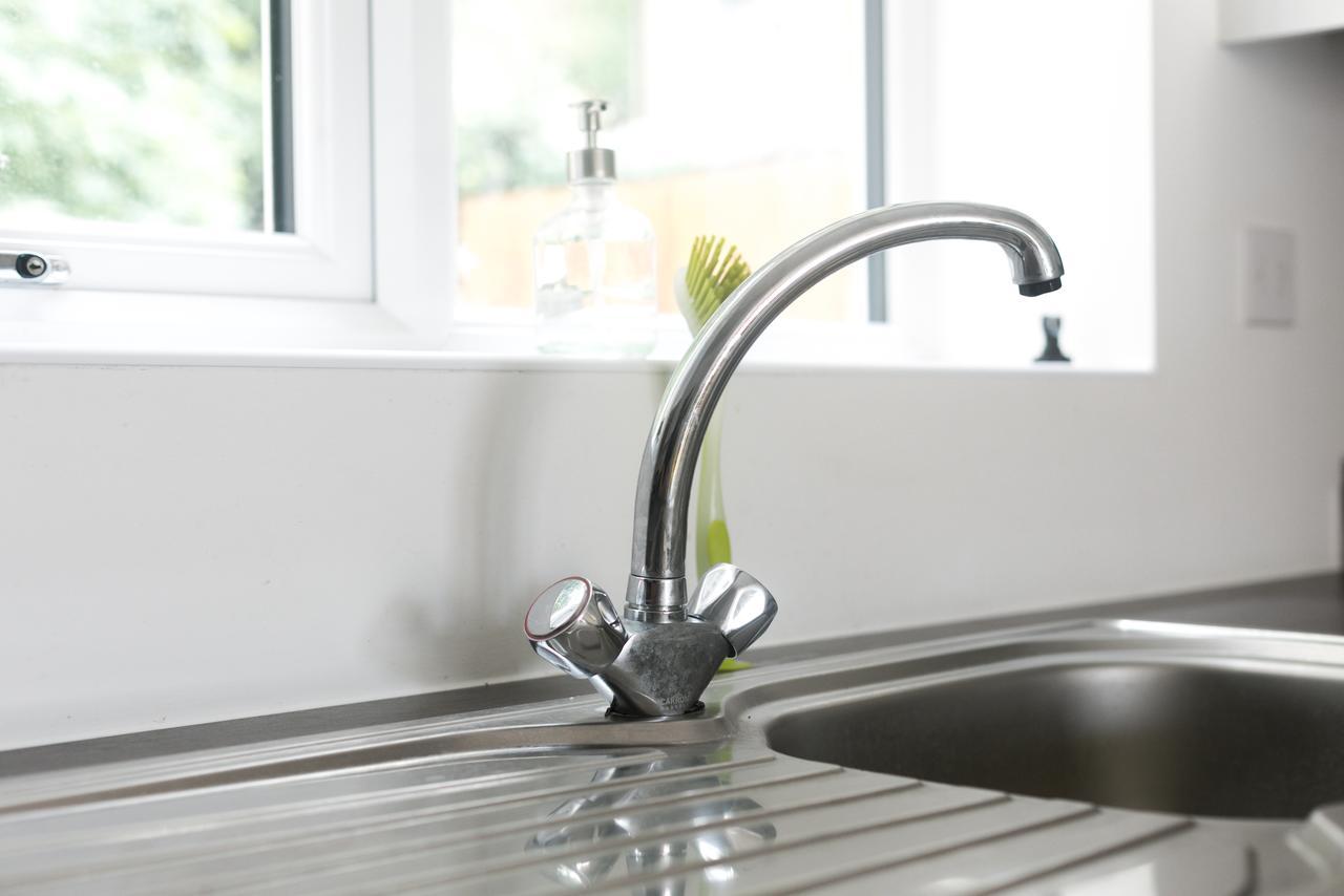 Hertford Serviced Apartments Уеър Екстериор снимка