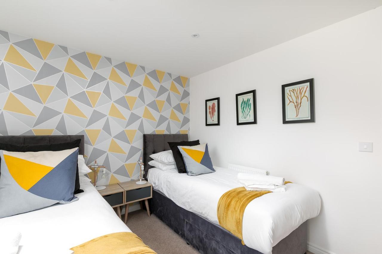 Hertford Serviced Apartments Уеър Екстериор снимка