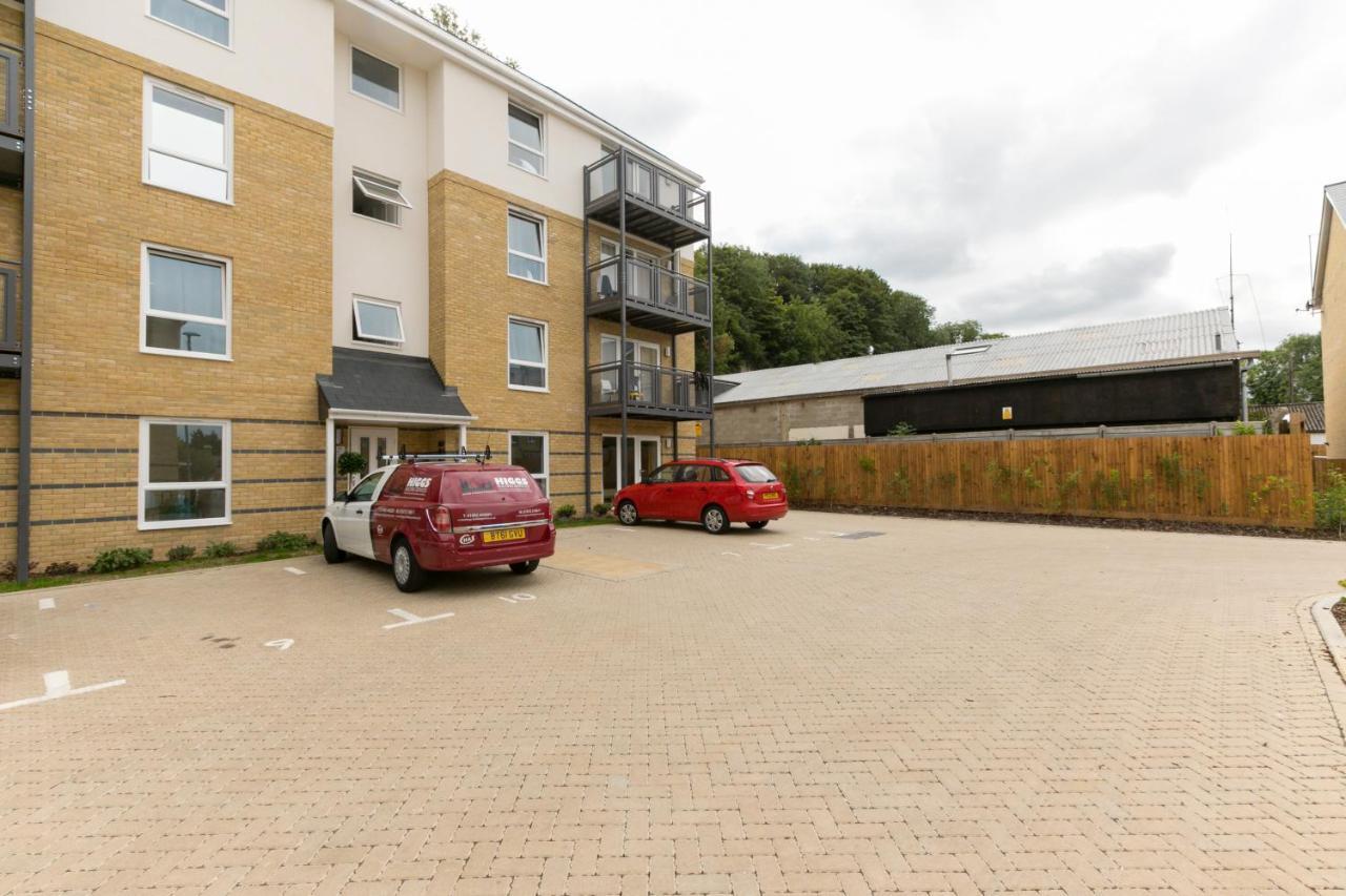 Hertford Serviced Apartments Уеър Екстериор снимка