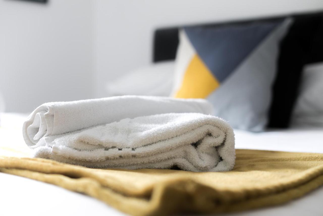 Hertford Serviced Apartments Уеър Екстериор снимка
