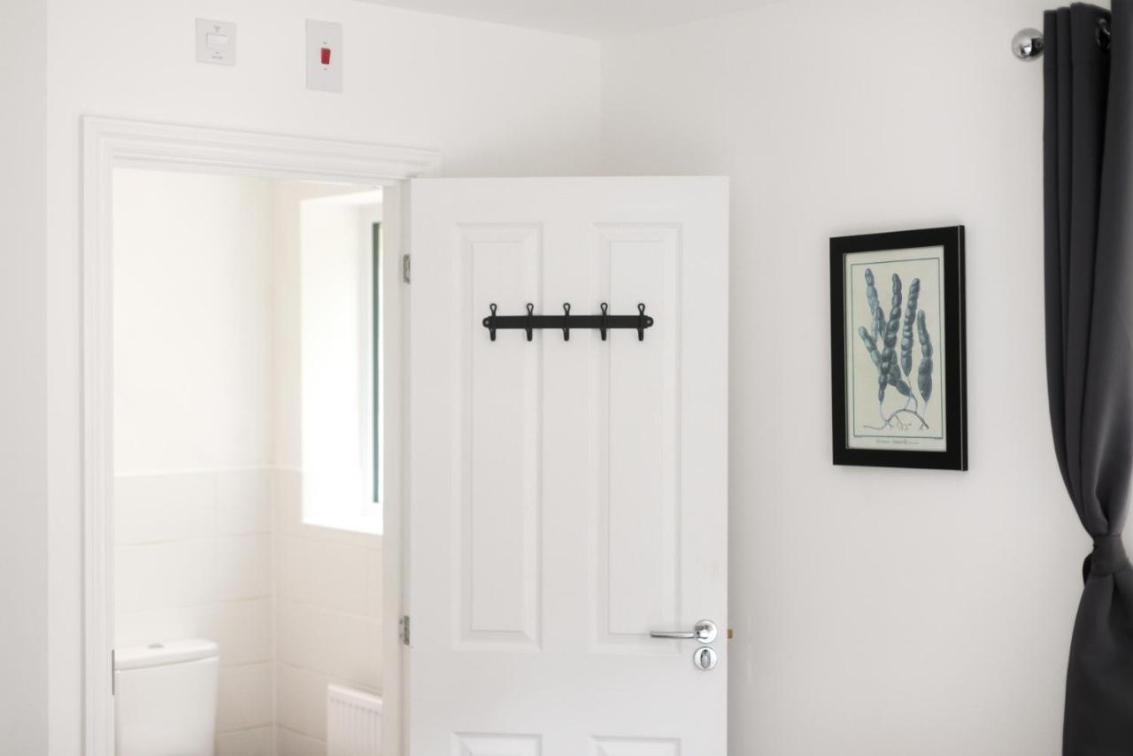 Hertford Serviced Apartments Уеър Екстериор снимка