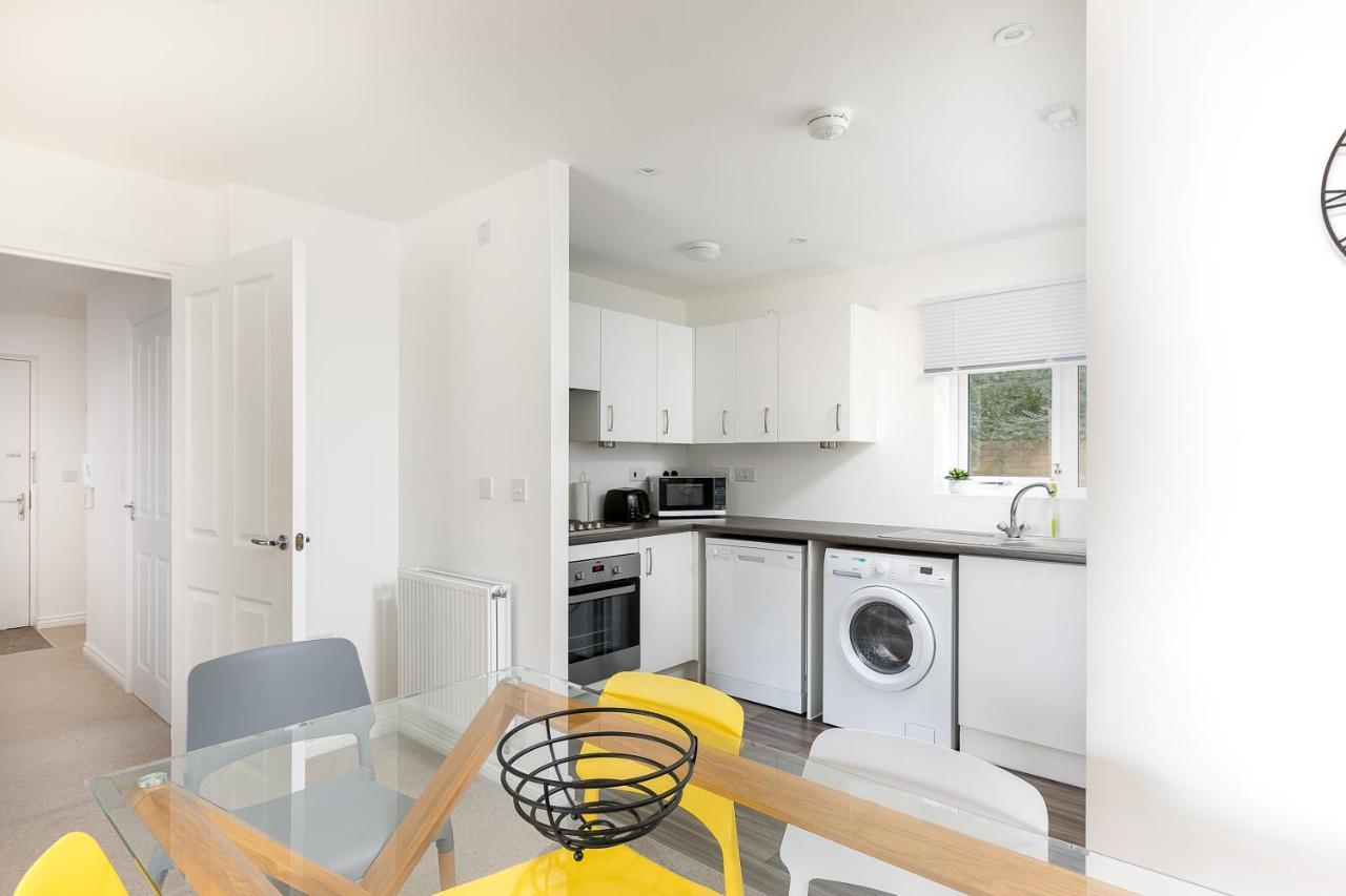 Hertford Serviced Apartments Уеър Екстериор снимка